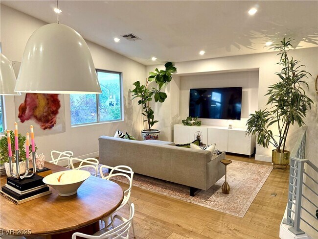 Building Photo - 11101 Montagne Marron Blvd