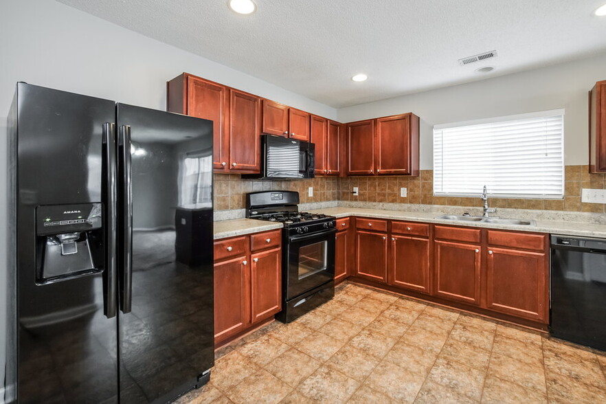 Building Photo - 3532 Kernstown Dr