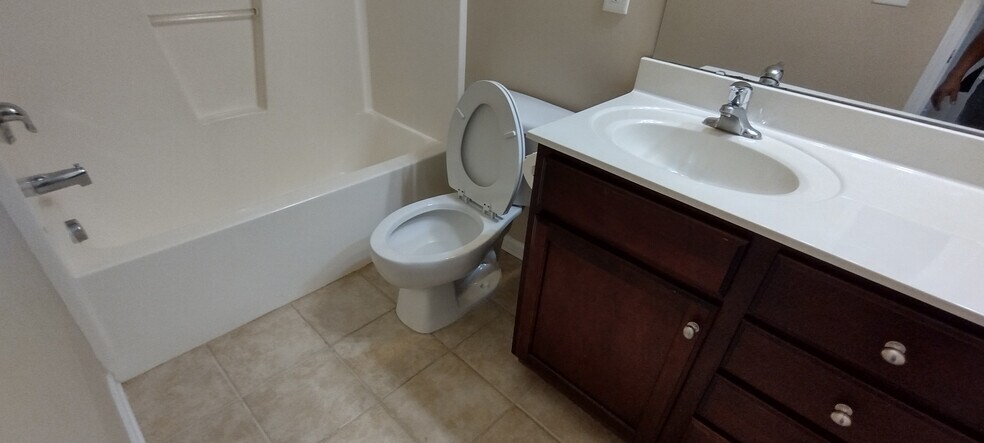 Building Photo - Room in Townhome on Keystone Park Dr