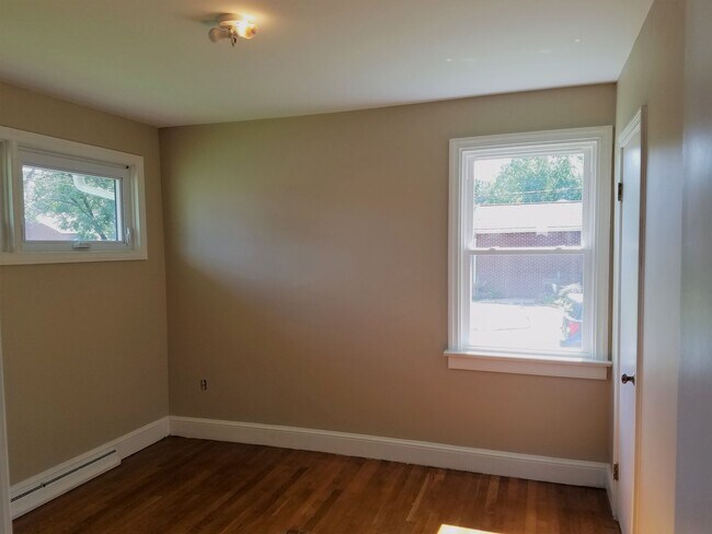 Primary Photo - Brick ranch in Colonial Heights for rent.
