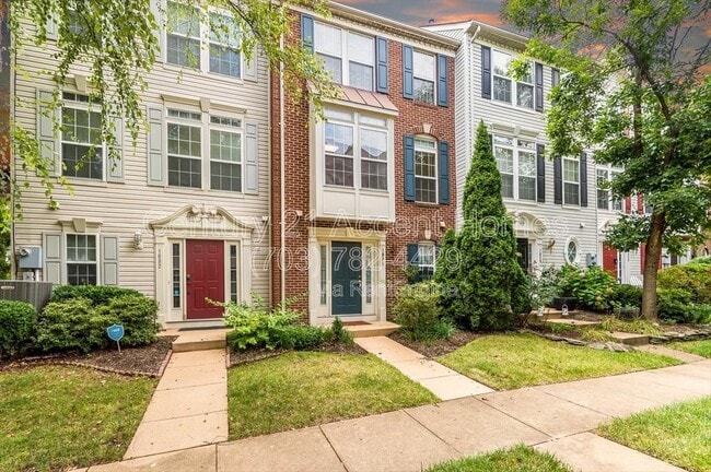 Primary Photo - 1030 Harrison Cir