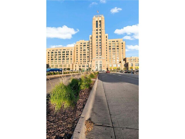 Building Photo - 2929 Chicago Ave