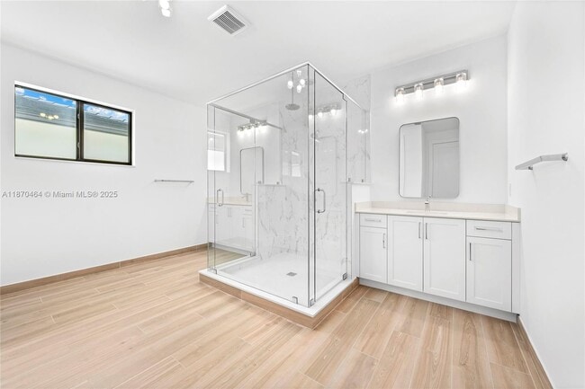 Building Photo - 1450 SW 23rd St