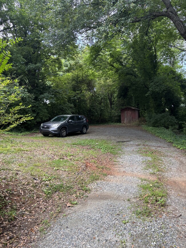 Building Photo - 2315 Bethabara Haven Dr