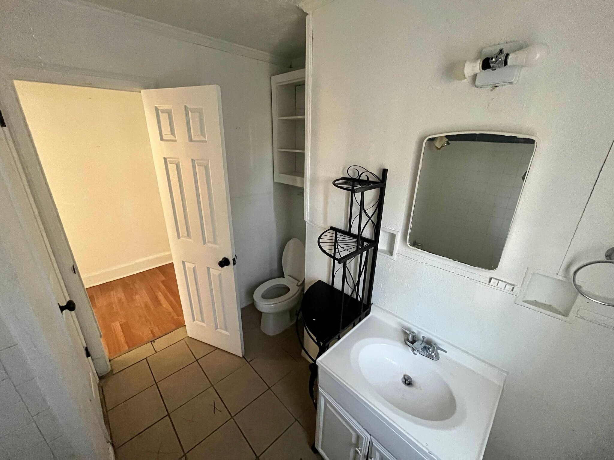 Building Photo - 298 Broadway St