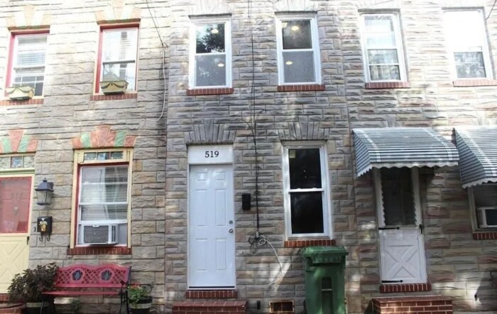 Primary Photo - 519 S Port St