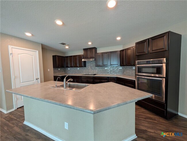 Building Photo - 2096 Brandywine Dr