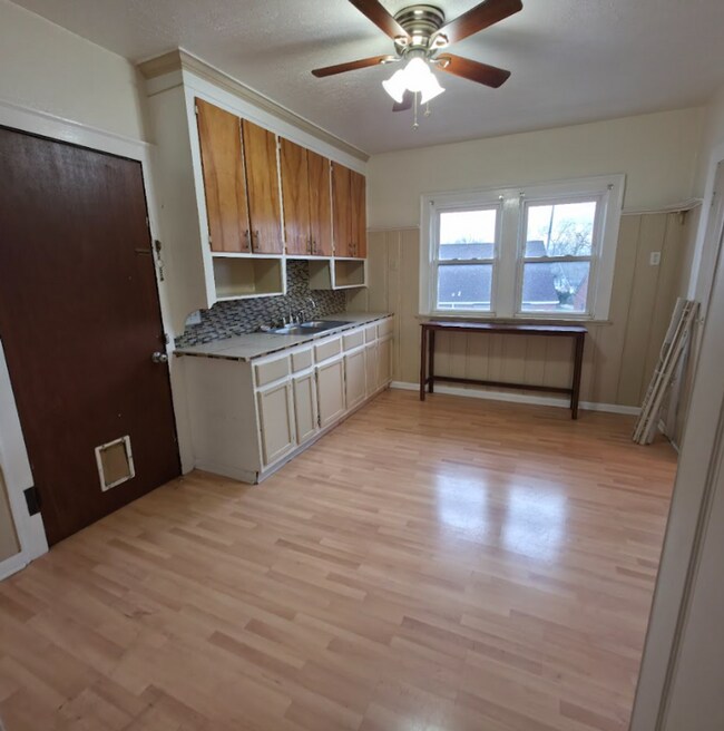 Building Photo - 18214 La Salle Rd