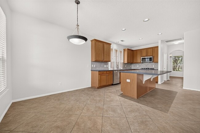 Building Photo - 1415 Kennewick Ct