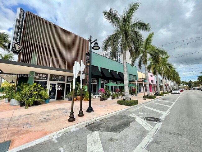 Building Photo - 5252 NW 85th Ave