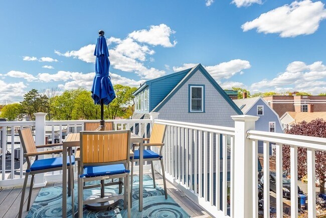 Building Photo - 168 Humphrey St