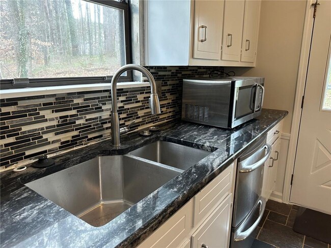 Building Photo - 2697 Shetland Ln