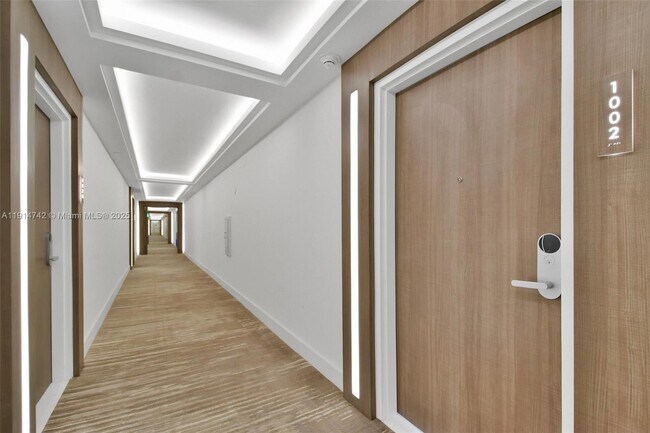 Building Photo - 2301 Collins Ave