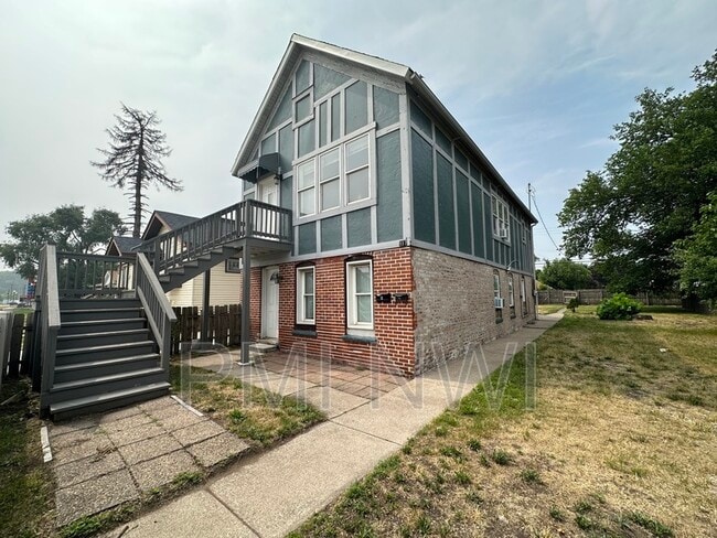 Building Photo - 117 Gostlin St