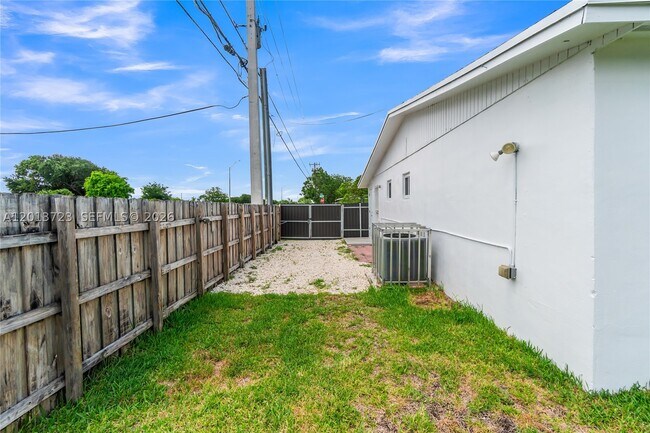 Building Photo - 3632 NW 194th St