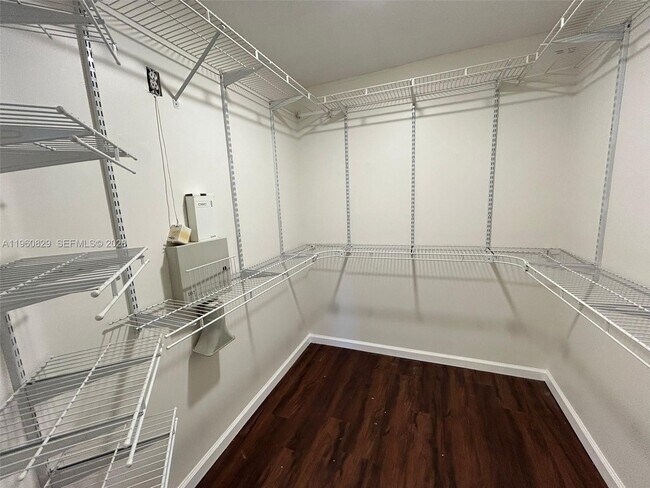 Building Photo - 9204 SW 167th Pl