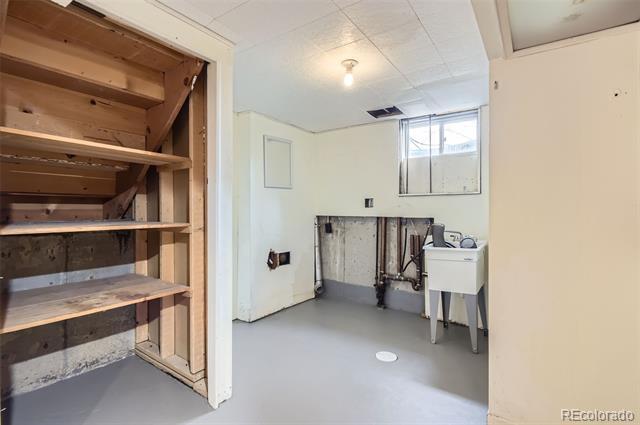 Building Photo - 4733 S Willow St