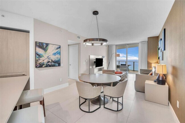 Building Photo - 4111 S Ocean Dr