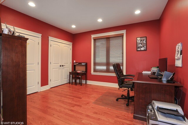 Building Photo - 2323 Douglas Ave