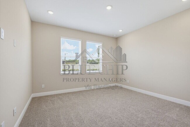 Building Photo - 1008 British Cir