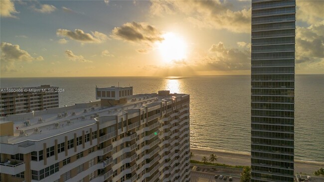 Building Photo - 1985 S Ocean Dr