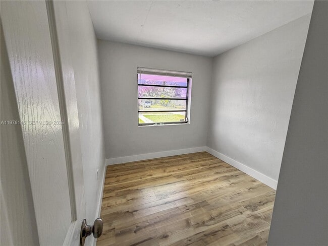 Building Photo - 5245 SW 98th Ct