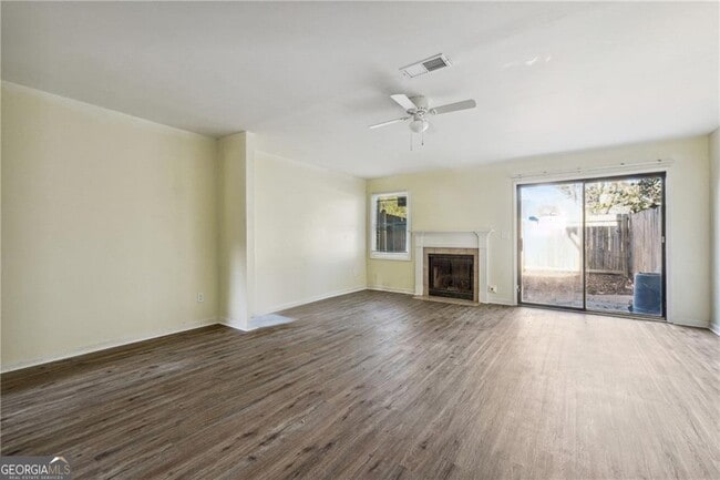 Building Photo - 2391 Cove Rd