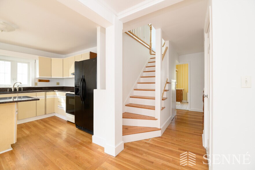 Primary Photo - 14 Skehan St