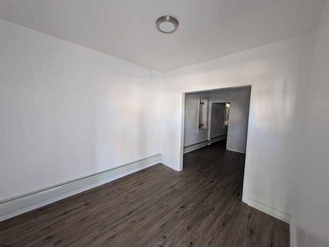 Building Photo - 124 N Delaware Ave