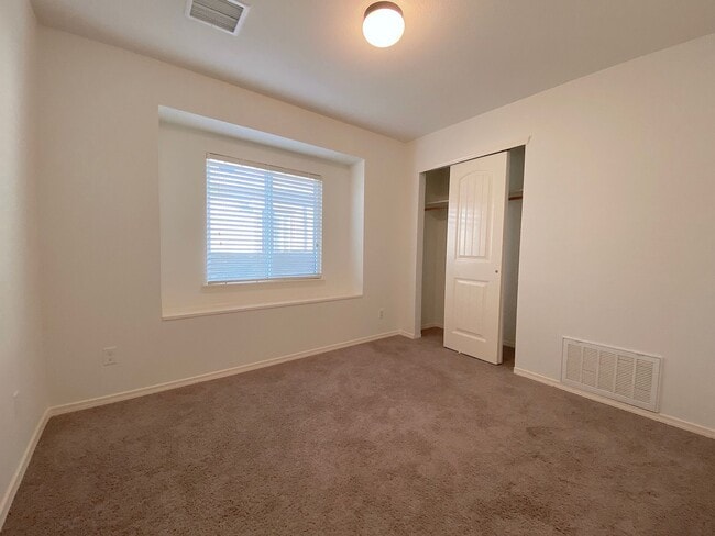 Building Photo - East El Paso 4 bed Refrig A/C with Solar Panels!