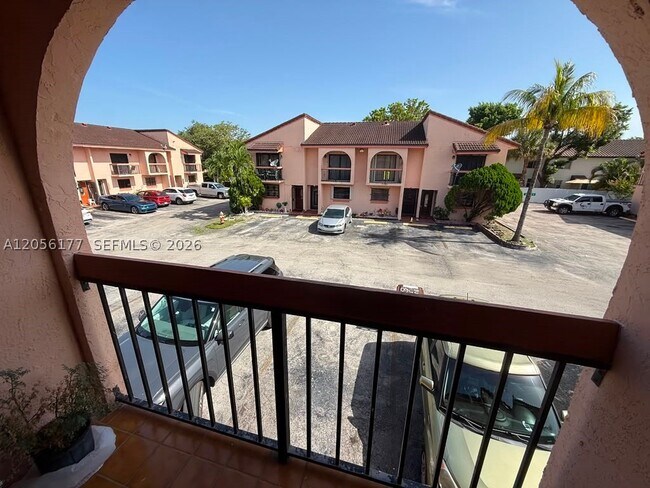 Building Photo - 2560 W 53rd St
