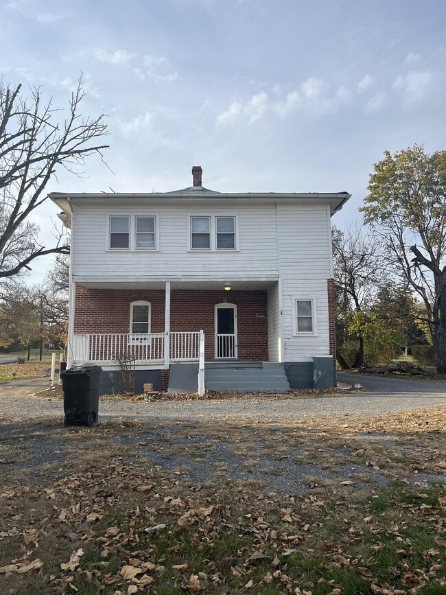 Building Photo - 2000 Martinsburg Pike