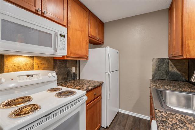 Building Photo - 5727 Richmond Ave