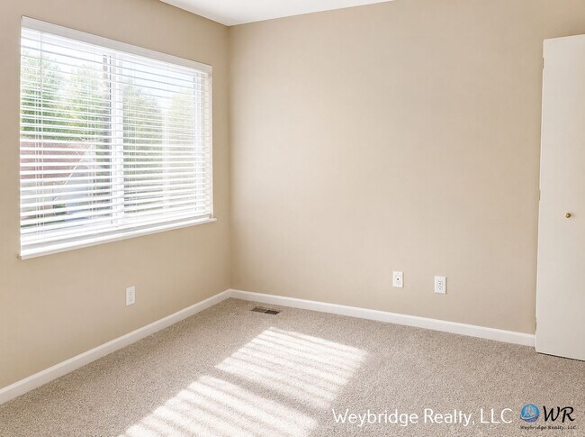 Building Photo - 9821 Timbers Dr
