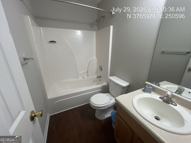 Building Photo - 413 Shenandoah Ct