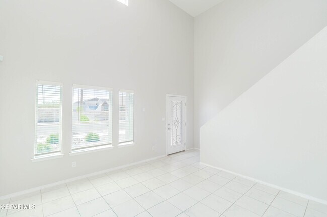 Building Photo - 14465 Mariam Hanna St