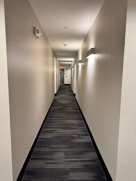 Building Photo - 595 Albany St