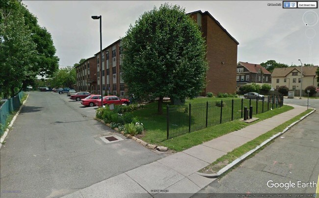 Building Photo - Faith Manor