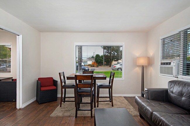 Building Photo - 1059 Grand Ave