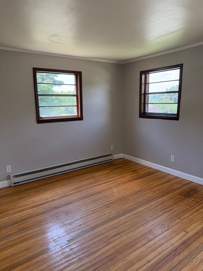 Building Photo - Cute 3 Bedroom/1 Bath House Near Downtown Winston