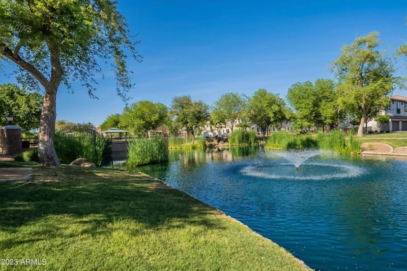 Building Photo - 2622 S Alpine Dr