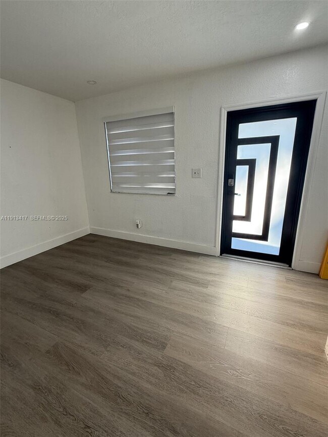 Building Photo - 3098 NW 20th Ct