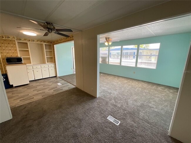 Building Photo - 10928 Poplar St NE