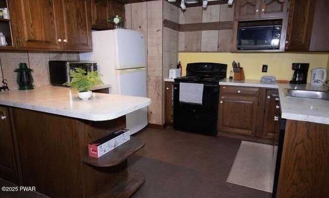 Building Photo - 46 Summit Cir