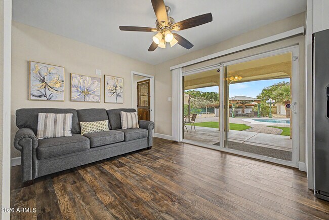 Building Photo - 2837 W Union Hills Dr