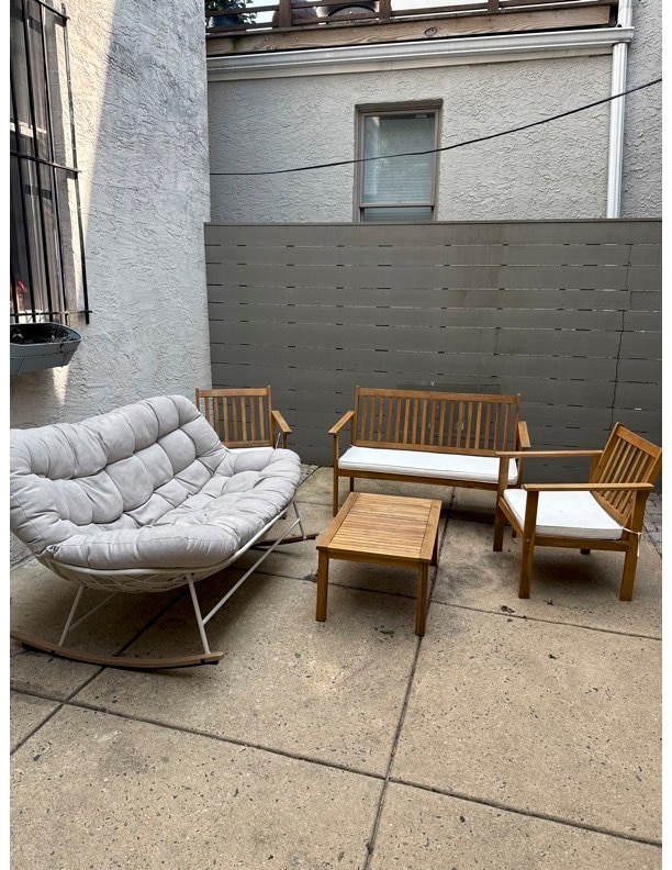 Courtyard - 1540 Kater St