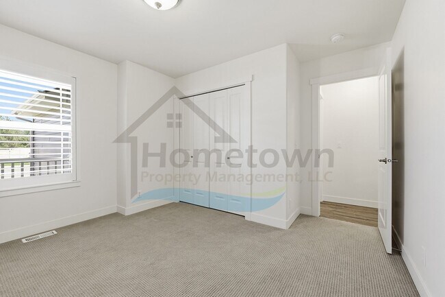 Building Photo - 5163 E Portside Ct