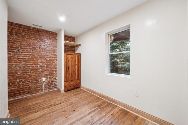 Building Photo - 1331 S Stanley St