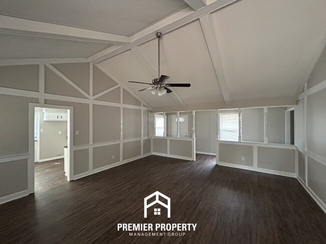 Building Photo - Charming 3 Bedroom Rental on Palgrave Lane - Open Kitchen & Fenced Yard