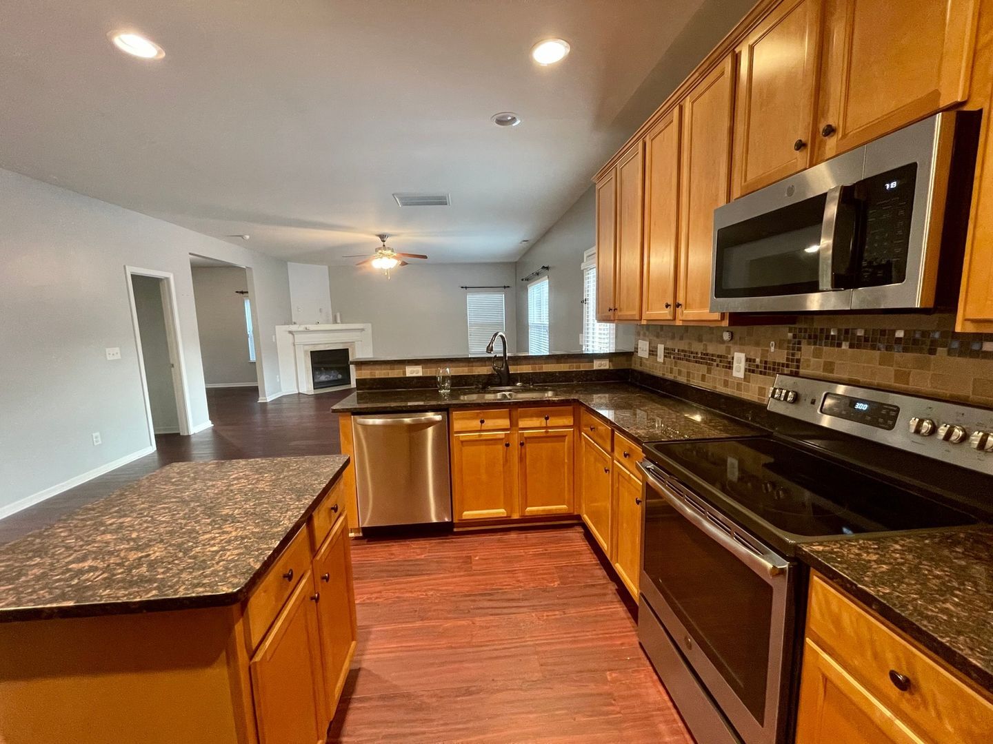 Building Photo - 5537 Stowe Derby Dr